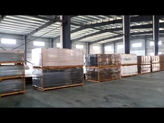 Entrepôt de l'usine de tôles acryliques