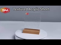 Feuille acrylique texturée rayée transparente
