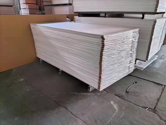 Plaque de mousse en PVC blanc de haute densité dure 1220*2440 mm