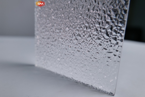 Taille personnalisée transparente claire à rayures PMMA feuille acrylique texturée pour la décoration intérieure