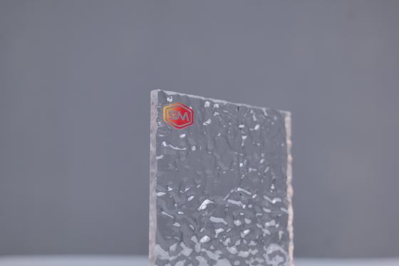 La feuille Pmma acrylique texturée de 3 mm, 5 mm et 6 mm est polyvalente et transparente pour diverses utilisations.