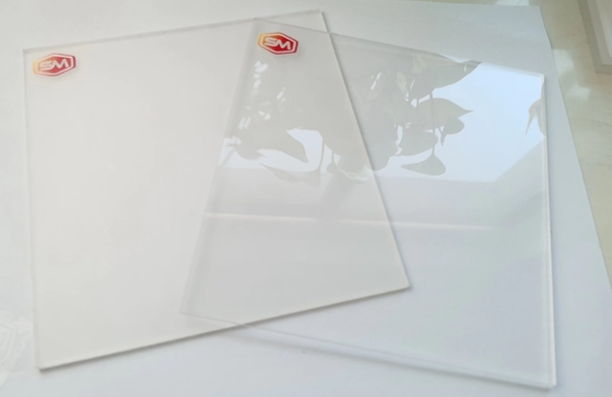 Plexiglas Feuille acrylique transparente personnalisable avec une bonne dureté de surface et un bon lustre