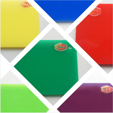 Durabilité feuille acrylique en plastique de couleur polyvalente pour diverses applications et industries