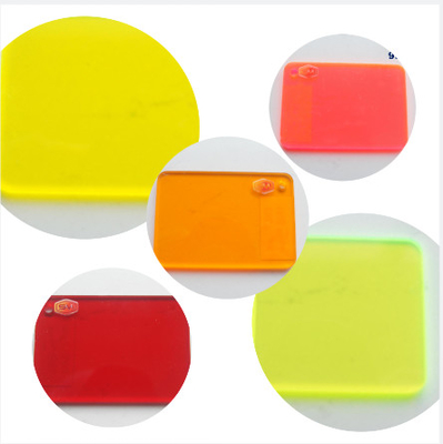 Propriétés résistantes aux rayures des feuilles d'acrylique de couleur de 3 mm et 6 mm avec 5-6 ans