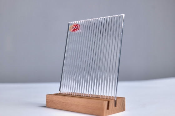 Feuille acrylique texturée extrudée de 3 mm et 5 mm PMMA pour une résistance aux chocs transparente supérieure et un poids léger