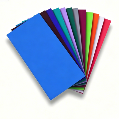 Livraison en vrac de feuilles d'acrylique colorées pour usine de fabrication