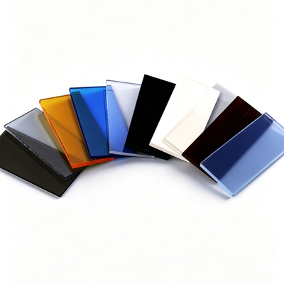 Panneau acrylique moulé résistant aux rayures et résistant aux intempéries pour applications industrielles
